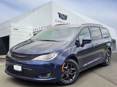 Used 2020 Chrysler Pacifica Touring-L Plus w/ Advanced Safetytec Group