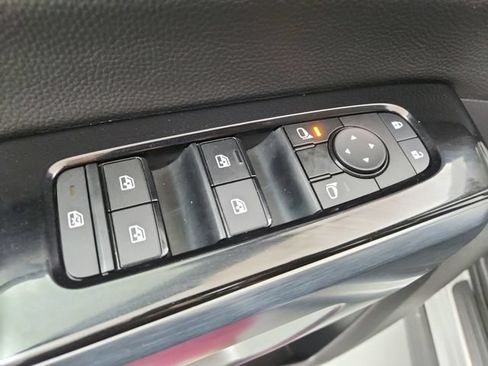 Used 2025 Nissan Pathfinder SL AWD/4WD image 39