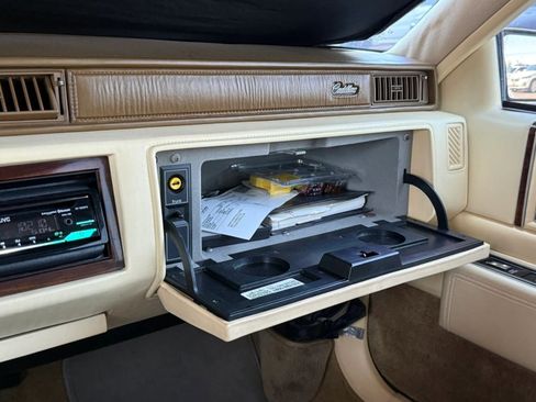Used 1989 Cadillac De Ville Sedan FWD image 54