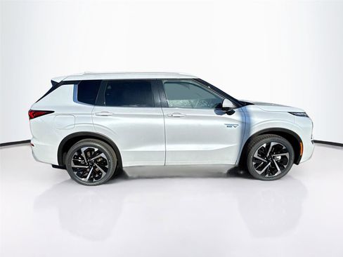 New 2025 Mitsubishi Outlander SEL image 8
