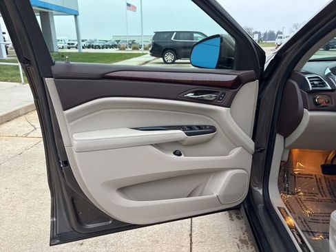 Used 2014 Cadillac SRX Luxury w/ Driver Awareness Package image 11