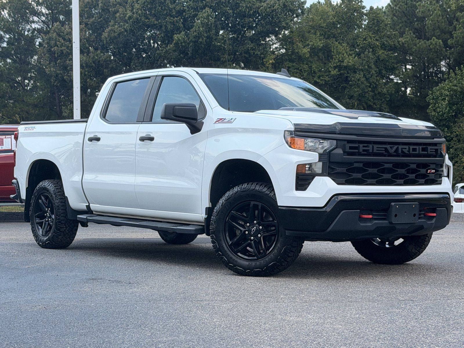 Used 2022 Chevrolet Silverado 1500 Custom Trail Boss w/ LPO, Dark Essentials Package AWD/4WD image 2