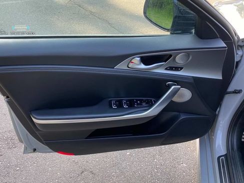 Used 2019 Kia Stinger GT1 RWD image 12