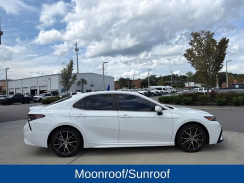 Used 2023 Toyota Camry SE w/ Convenience Package FWD image 2
