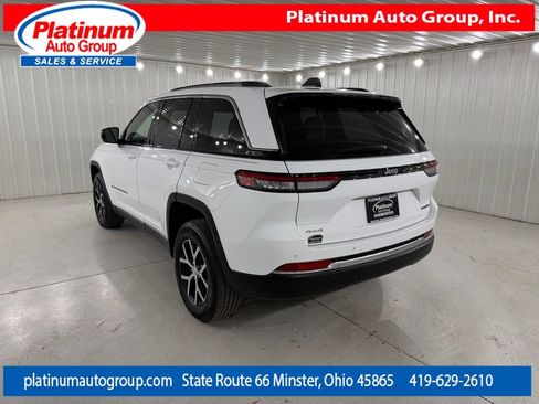Used 2023 Jeep Grand Cherokee Limited AWD/4WD image 3