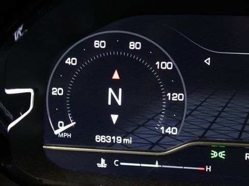 Used 2022 GMC Yukon XL Denali w/ Denali Premium Package image 15