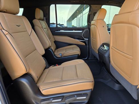 New 2026 Cadillac Escalade ESV Luxury image 30