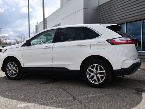 Used 2024 Ford Edge SEL w/ Convenience Package AWD/4WD image 3