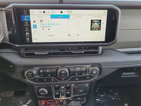 New 2025 Jeep Gladiator Mojave w/ Convenience Group image 8