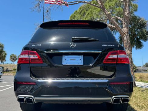 Used 2012 Mercedes-Benz ML 63 AMG 4MATIC w/ AMG Performance Pkg image 6