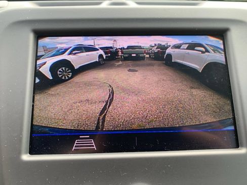 Used 2020 Chevrolet Equinox LT FWD image 21