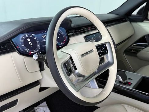 Used 2024 Land Rover Range Rover SE AWD/4WD image 18