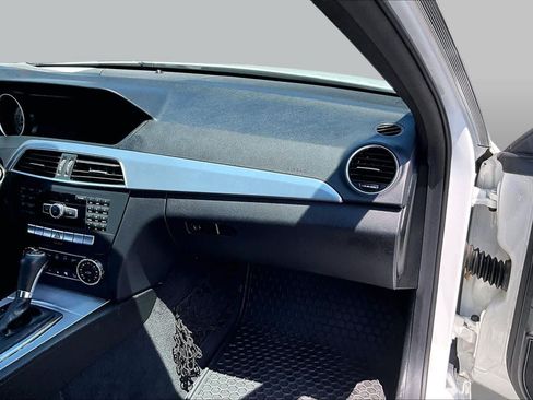 Used 2013 Mercedes-Benz C 250 Coupe image 21