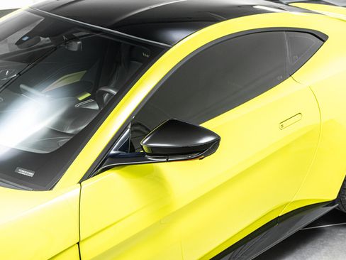 Used 2019 Aston Martin V8 Vantage Coupe RWD image 36