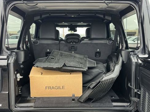 Used 2024 Jeep Wrangler Unlimited Rubicon image 20