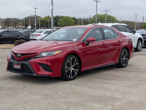 Used 2020 Toyota Camry SE w/ Convenience Package image 10