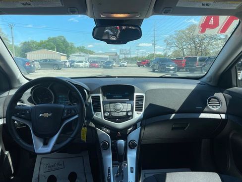 Used 2014 Chevrolet Cruze LT FWD image 8