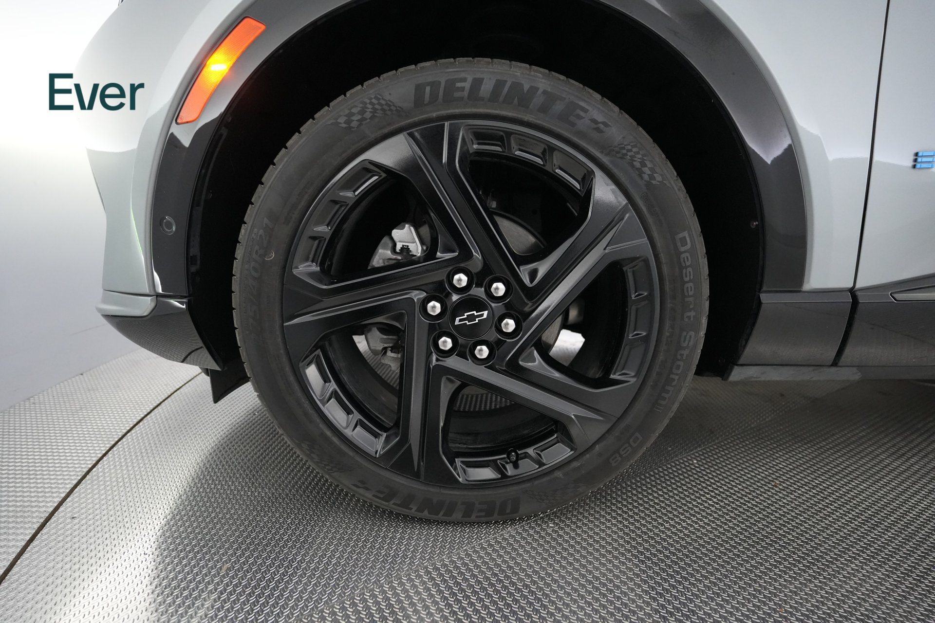Used 2024 Chevrolet Equinox EV RS FWD image 19