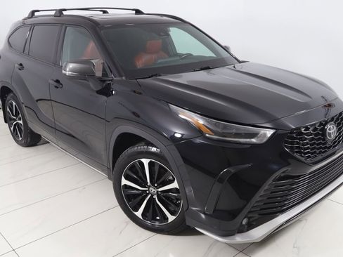 Used 2022 Toyota Highlander XSE image 18