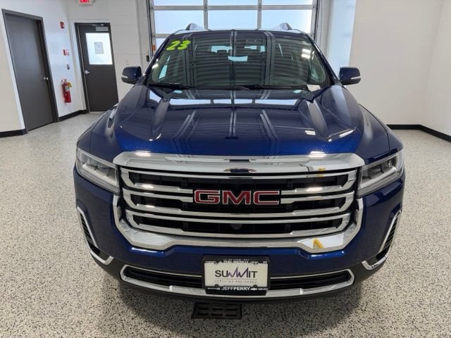 Used 2023 GMC Acadia SLT w/ Technology Package AWD/4WD image 7