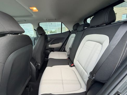 Used 2024 Hyundai Venue SEL FWD image 17