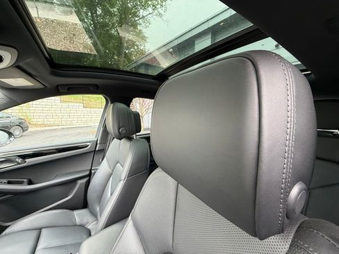 Used 2023 Porsche Macan S AWD/4WD image 29