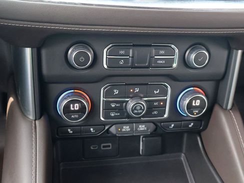 Used 2022 Chevrolet Tahoe Z71 AWD/4WD image 18