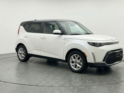 Used 2025 Kia Soul LX w/ LX Technology Package image 1
