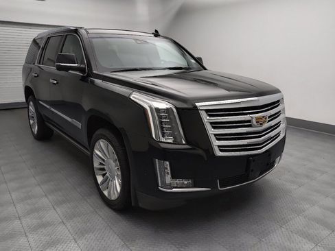 Used 2018 Cadillac Escalade Platinum AWD/4WD image 13