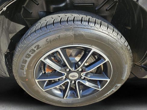 Used 2018 Dodge Journey SE w/ Blacktop Package FWD image 23
