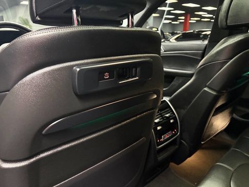 Used 2020 BMW X6 M50i image 45