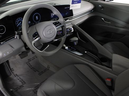 Certified 2024 Hyundai Elantra SEL FWD image 19