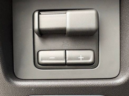 New 2026 Chevrolet Colorado ZR2 w/ Off-Road Front Bumper Package AWD/4WD image 35
