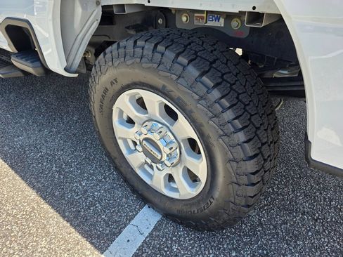 Used 2024 Ford F250 XLT w/ FX4 Off-Road Package AWD/4WD image 29