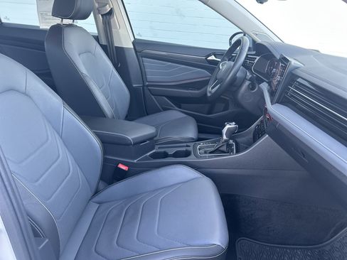 Used 2025 Volkswagen Jetta SEL image 17