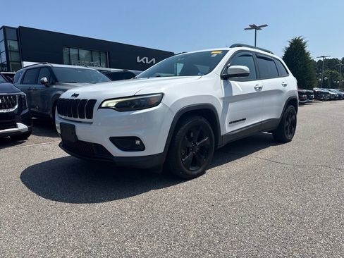 Used 2020 Jeep Cherokee Latitude Plus FWD image 2