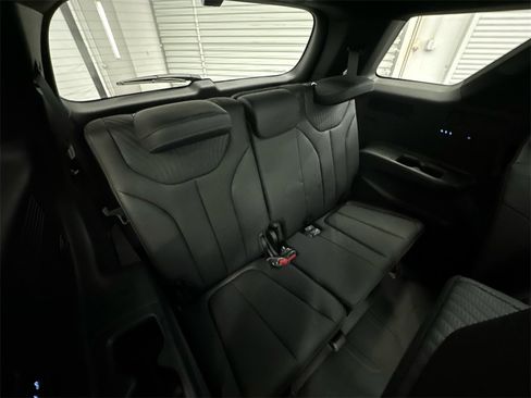 Used 2025 Hyundai Palisade Calligraphy image 19