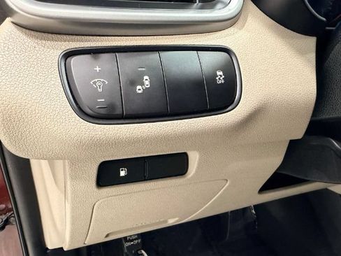 Used 2019 Kia Sorento AWD V6 image 19