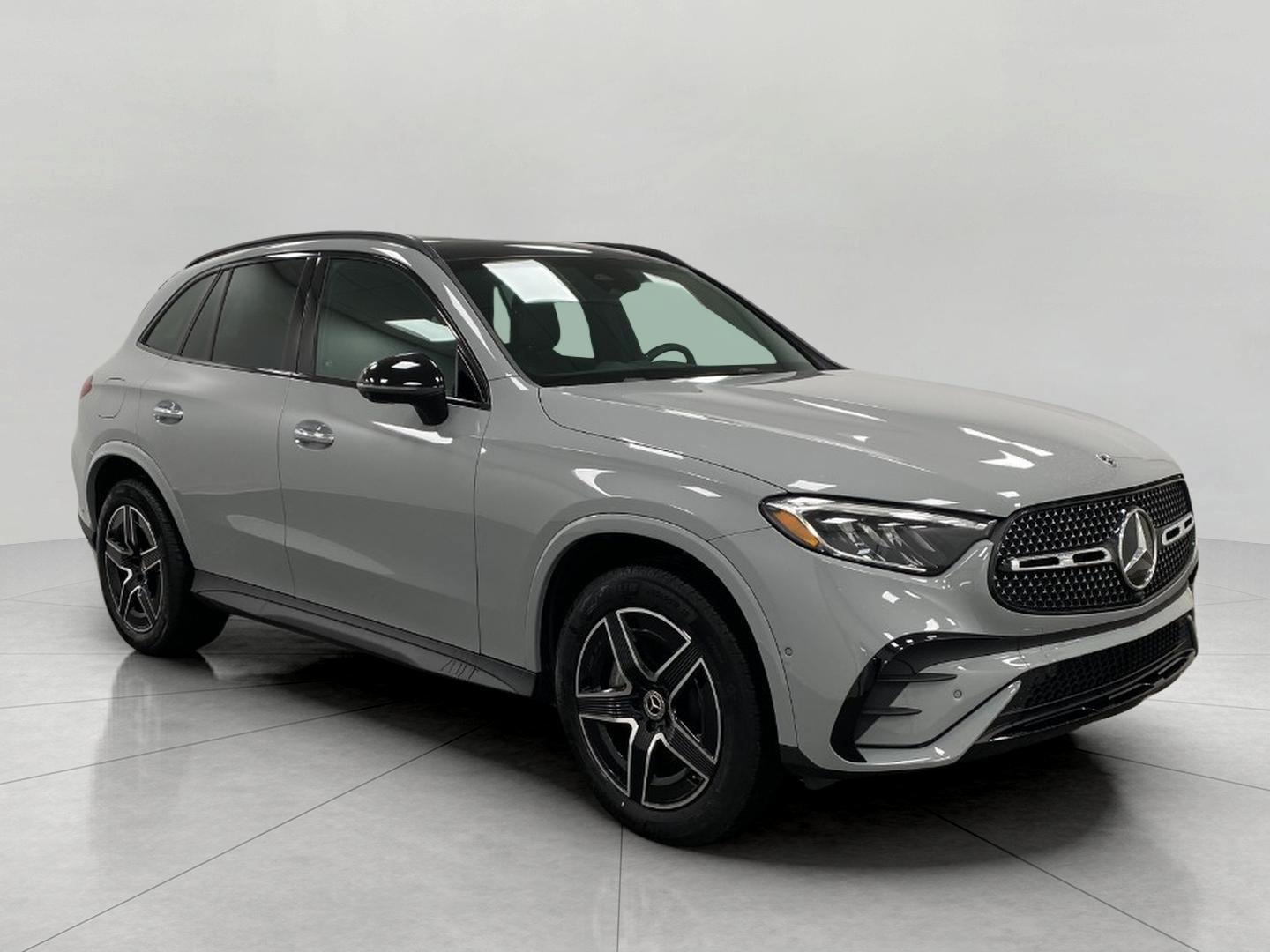 Used 2026 Mercedes-Benz GLC 300 4MATIC image 1