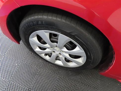 Used 2021 Toyota Corolla LE FWD image 6