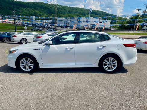 Used 2018 Kia Optima EX w/ Premium Package FWD image 5