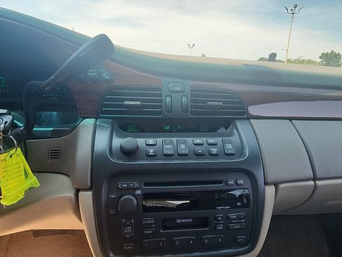 Used 2002 Cadillac De Ville w/ Comfort/Convenience Pkg FWD image 14