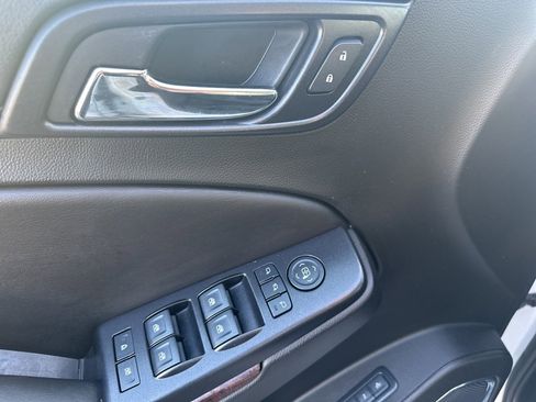 Used 2018 GMC Yukon XL SLT image 18