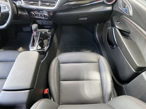 Used 2024 Chevrolet Trax RS w/ Sunroof Package FWD image 17