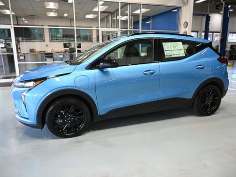New 2027 Chevrolet Bolt RS w/ Technology Package FWD image 7