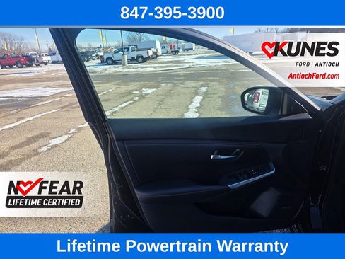 Used 2023 Nissan Sentra SR w/ SR Premium Package image 16