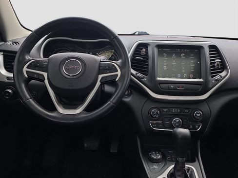 Used 2018 Jeep Cherokee Trailhawk w/ Comfort/Convenience Group AWD/4WD image 13
