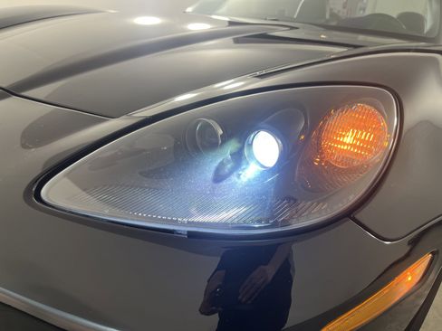 Used 2010 Chevrolet Corvette Grand Sport w/ Preferred Equipment Group image 20