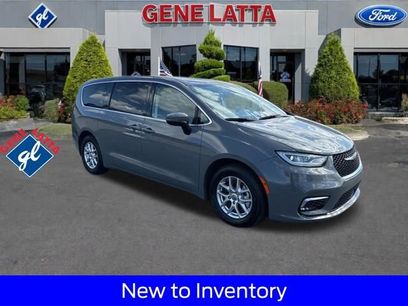 Used 2023 Chrysler Pacifica Touring-L