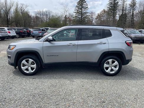 Used 2019 Jeep Compass Latitude w/ Popular Equipment Group AWD/4WD image 8